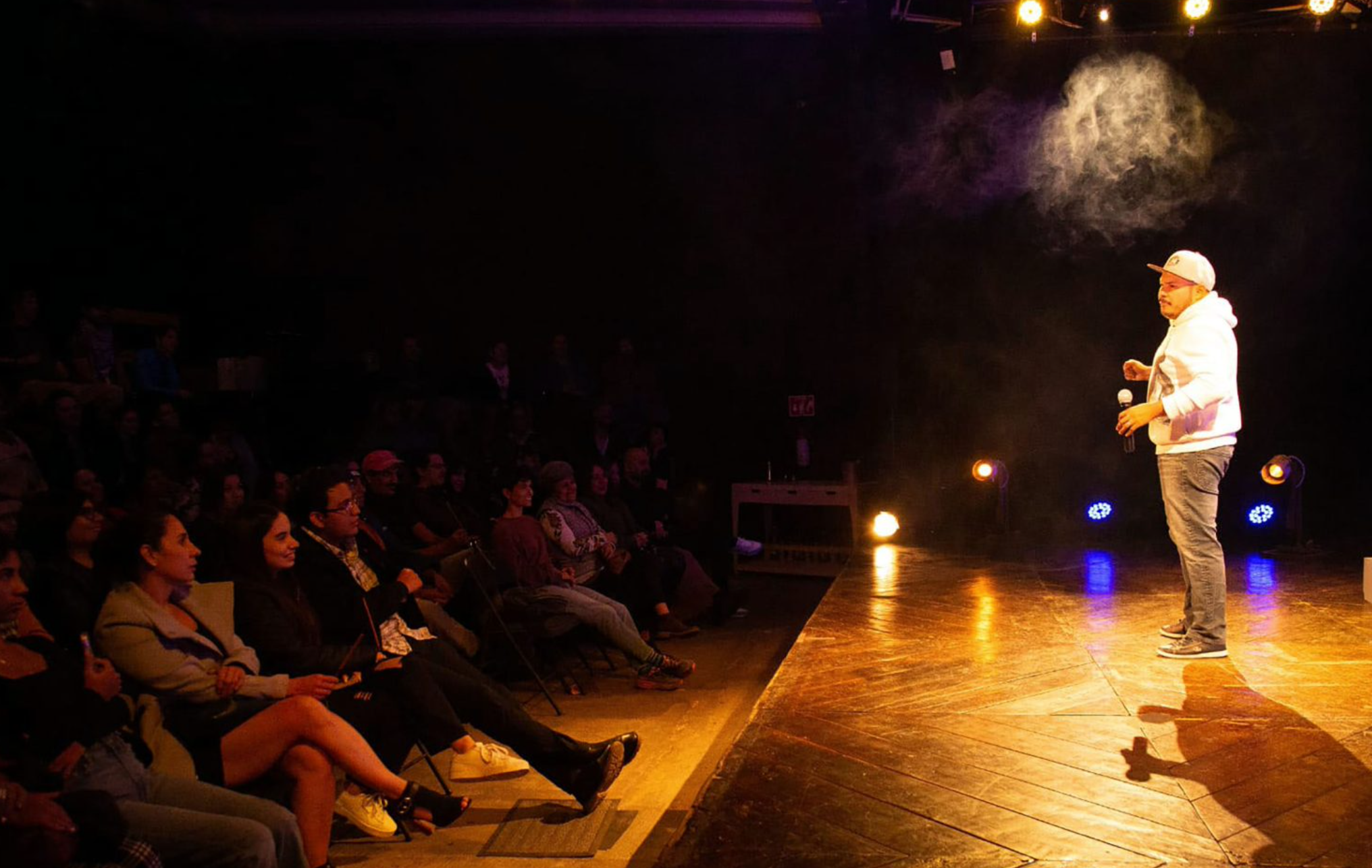 Estudiante del CUAAD impulsa el stand-up con festival